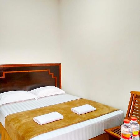 Hotel Keluarga Djagalan Raya สุราบายา ภายนอก รูปภาพ