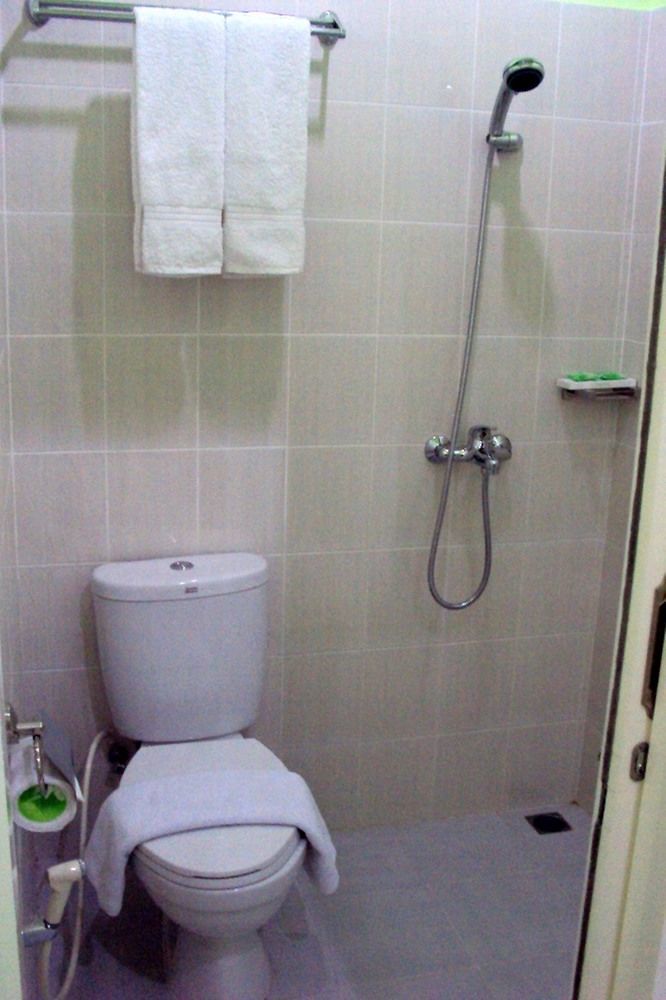 Hotel Keluarga Djagalan Raya สุราบายา ภายนอก รูปภาพ